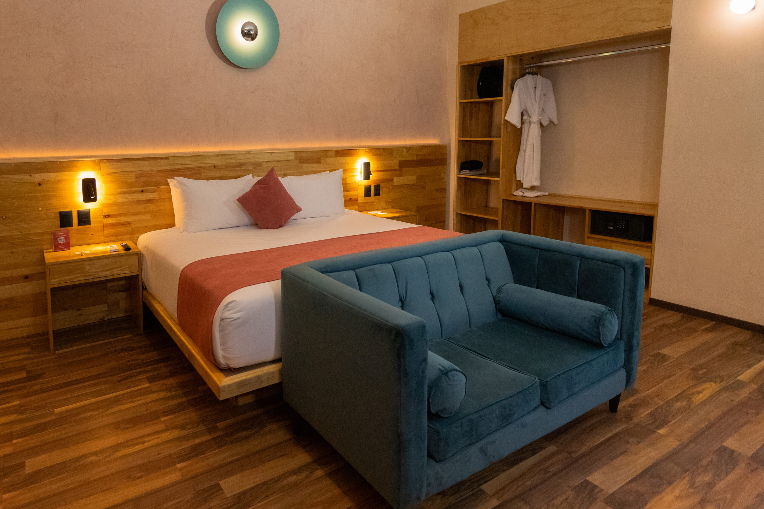 Suite con cama king size y vista al exterior + desayuno incluido en Sauvé Casa Boutique