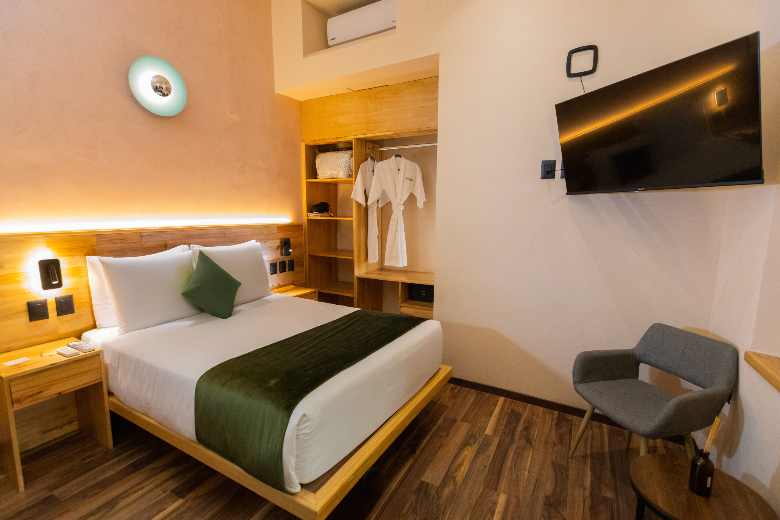 Habitación cómoda con cama king size y desayuno incluido en Sauvé Casa Boutique